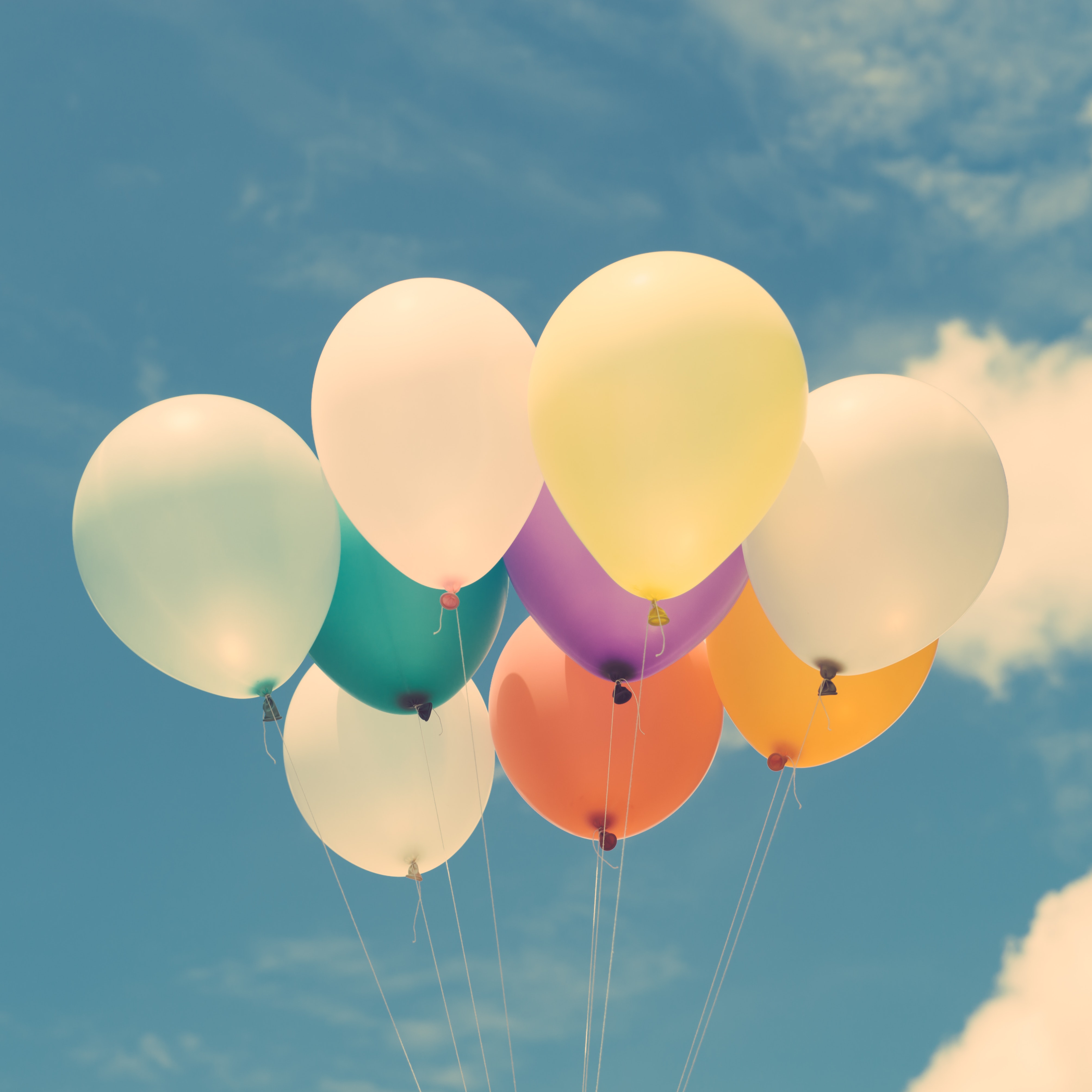 balloons-calm-clouds-574282